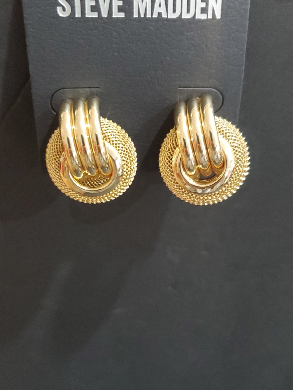 Steve Madden gold tone net mesh circle triple hoop stud back earrings brand new - Picture 6 of 8